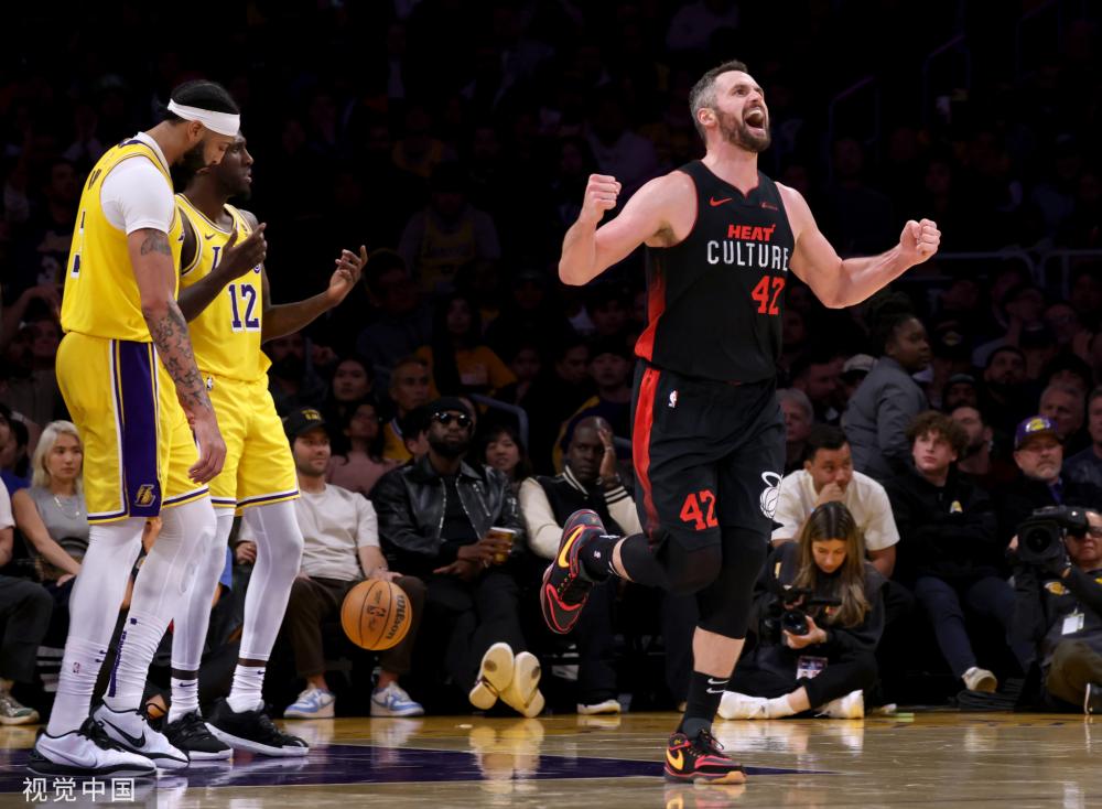 对他产生了 对他产生了